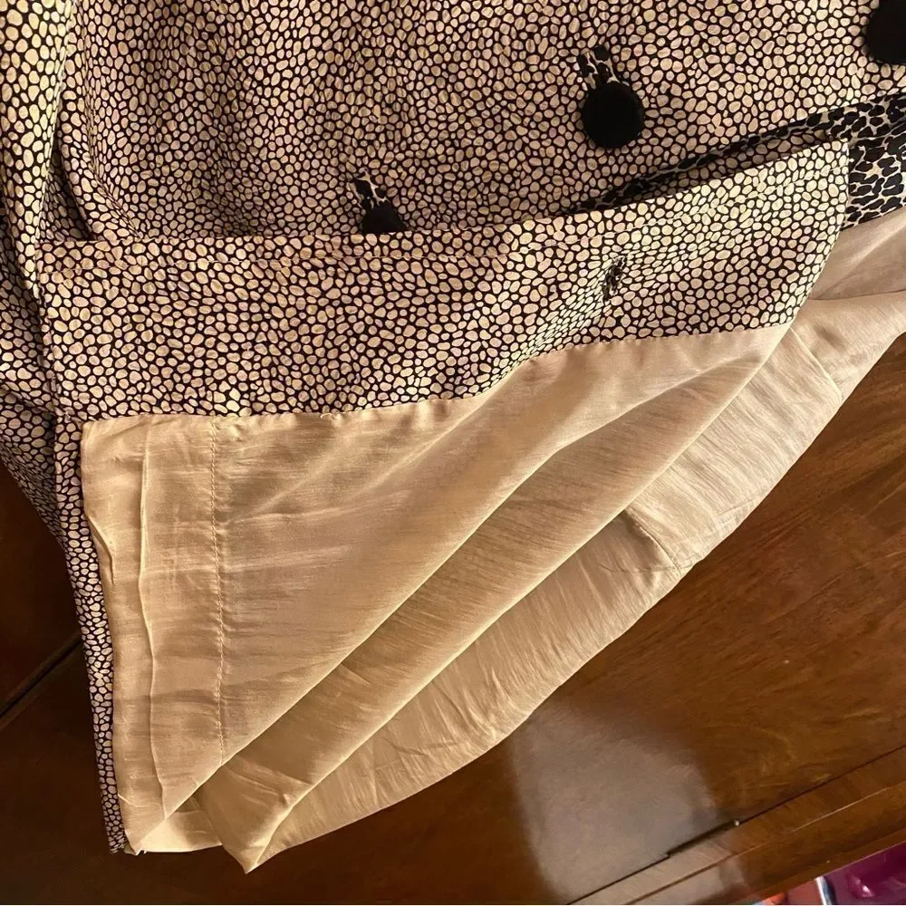 🐆 Unique animal print fabric from Balliet’s. Design by Stanley Platos sz 8